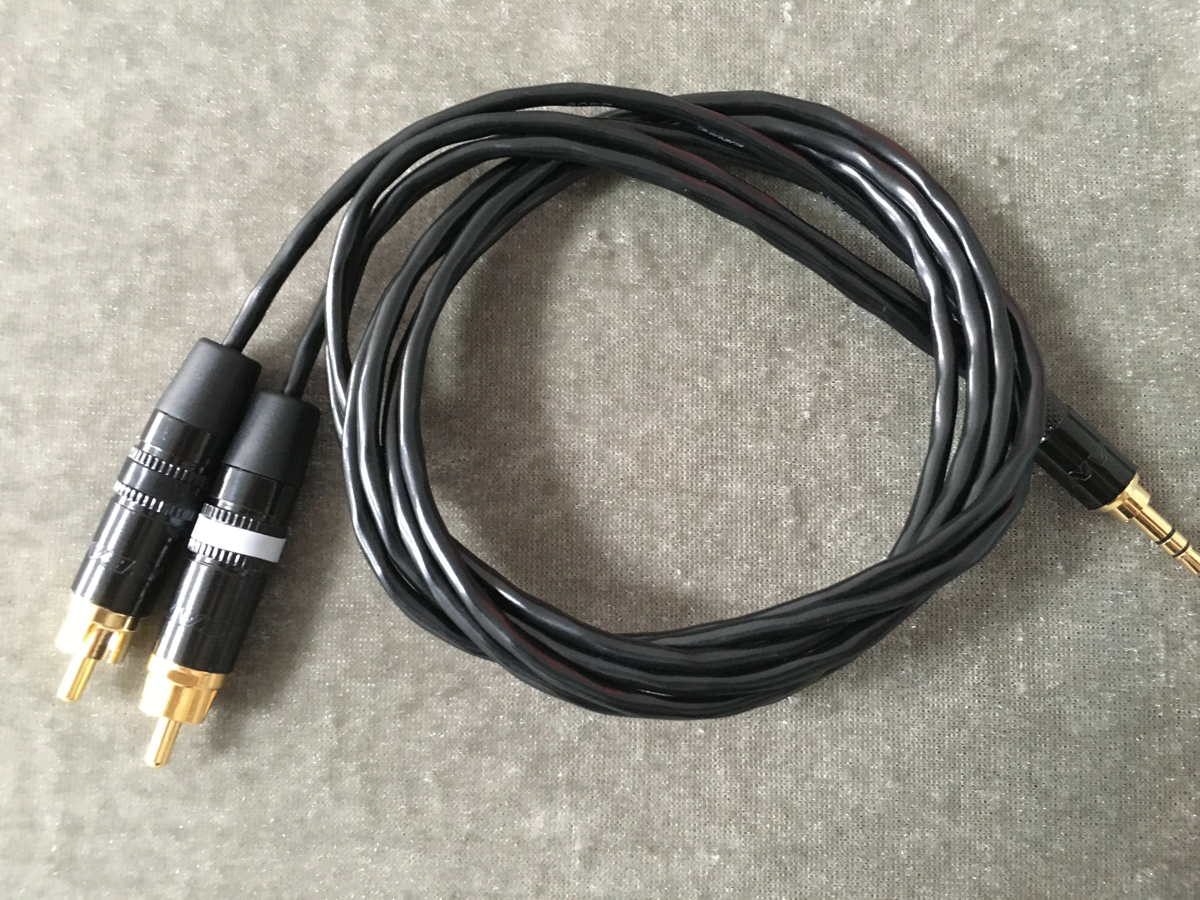 REAN 3.5mm 플러그가 있는 오디오 케이블 NYS231LBG 금도금 처리된 PC 또는 휴대폰용 RCA 2개와 연결된 제품 0.5M 1M 2M