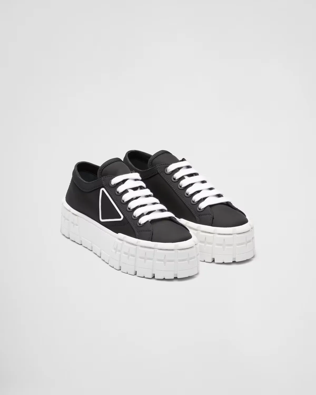 

Double Wheel Re-nylon Gabardine Sneakers Black