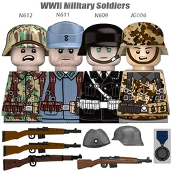 WW2 Military Camouflage Soldiers Building Set with Weapons and Helmets (Orange)
