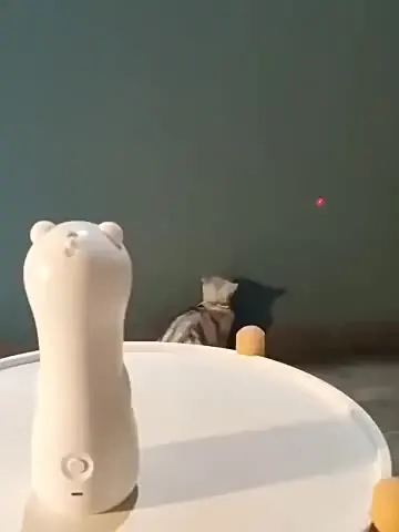 Gioco Interattivo Per Gatti NAVESO 2 In 1 – UFO Con Laser, Piume E Sensore Di Movimento 360°, A Batteria