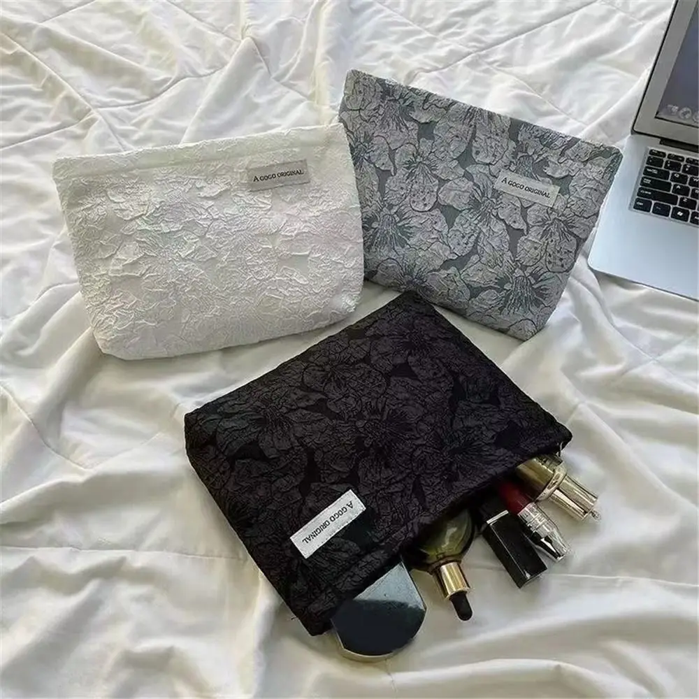 High Appearance Large Capacity Makeup Bag Advanced Flower Design Cosmetic Bag Simple Storage Pouch for Women 1