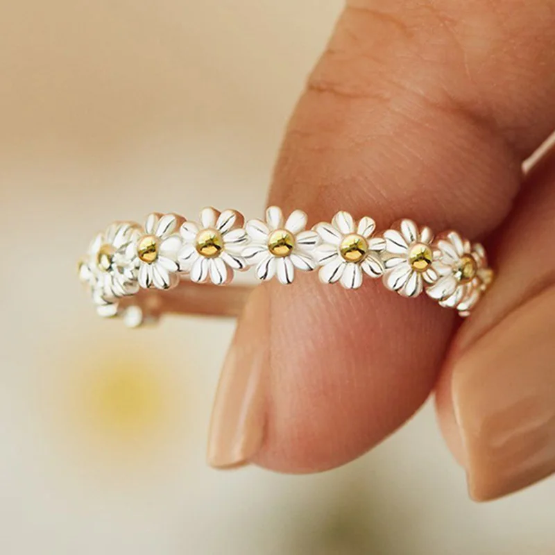 Vintage Green Daisy Chamomile Ring Handmade Enamel Lovely Blossom