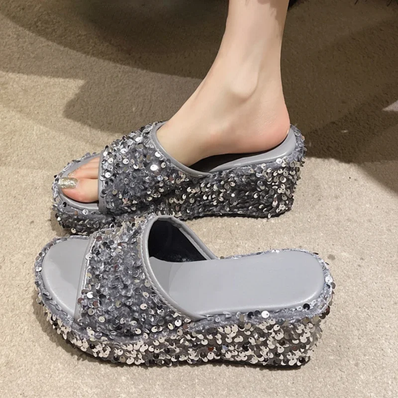 2024 Summer New Fashion Round Head Open Toe Sexy Thick Heel Heightening Casual Sequins Women's Slope Heel Flat Bottom Cool Drag