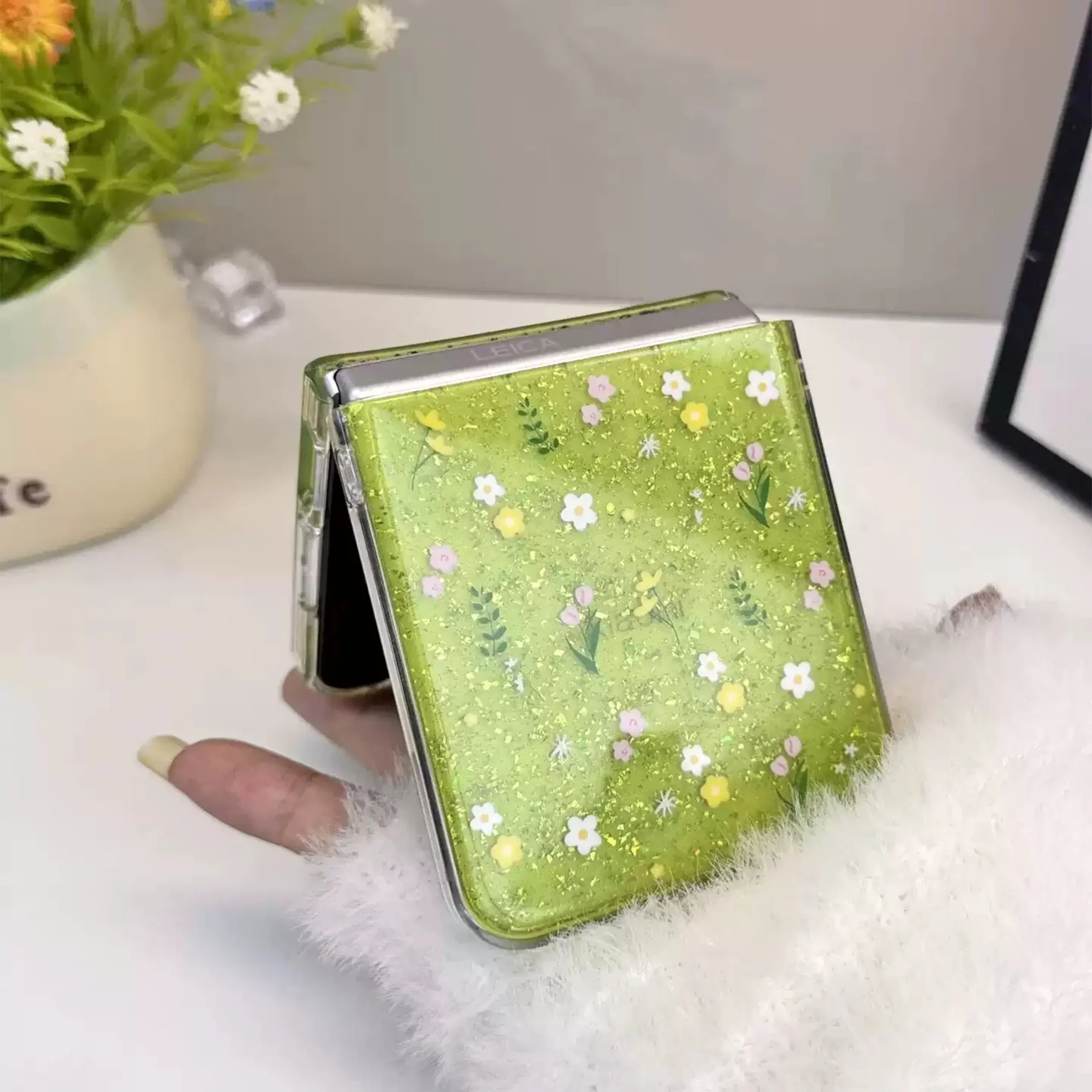 Fresh Floral Pattern Green Case with Star Bead Chain - Stylish Flip Phone Back Cover