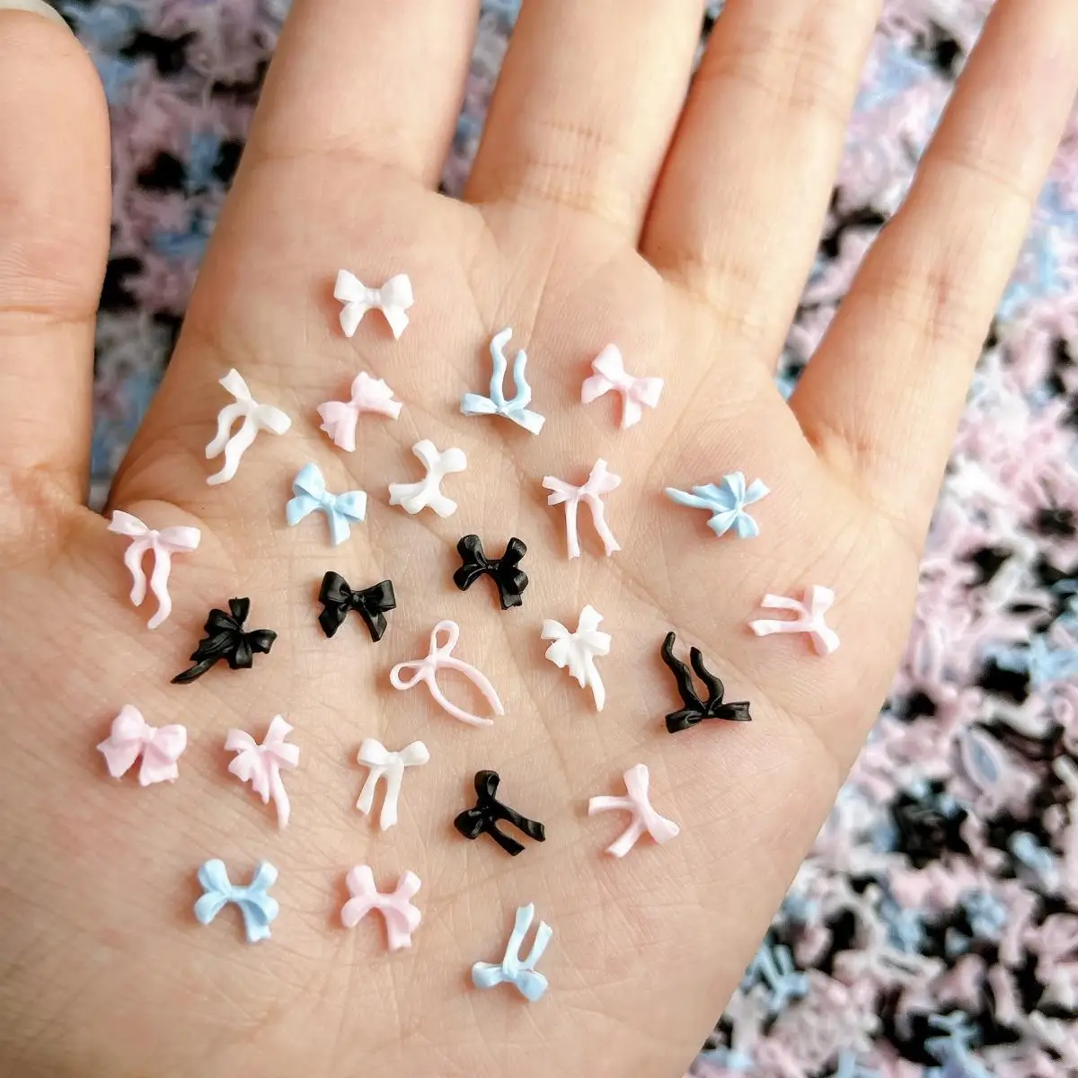 50PCS 여러 스타일 라인 리본 활 수지 네일 매력 캔디 컬러 달콤한 넥타이 Bowknots DIY 요정 손톱에 대 한 네일 아트 장식