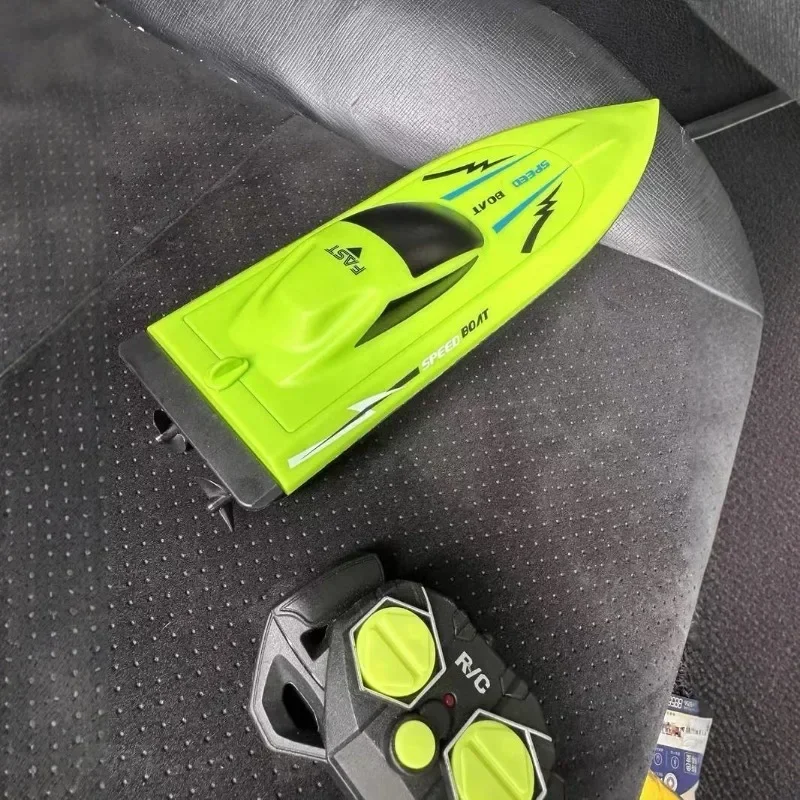 Remote-controlled Boat Toys 2.4G Summer Outdoor High-speed Rowing Boat with Lights Kids RC Toys lancha de controle remoto