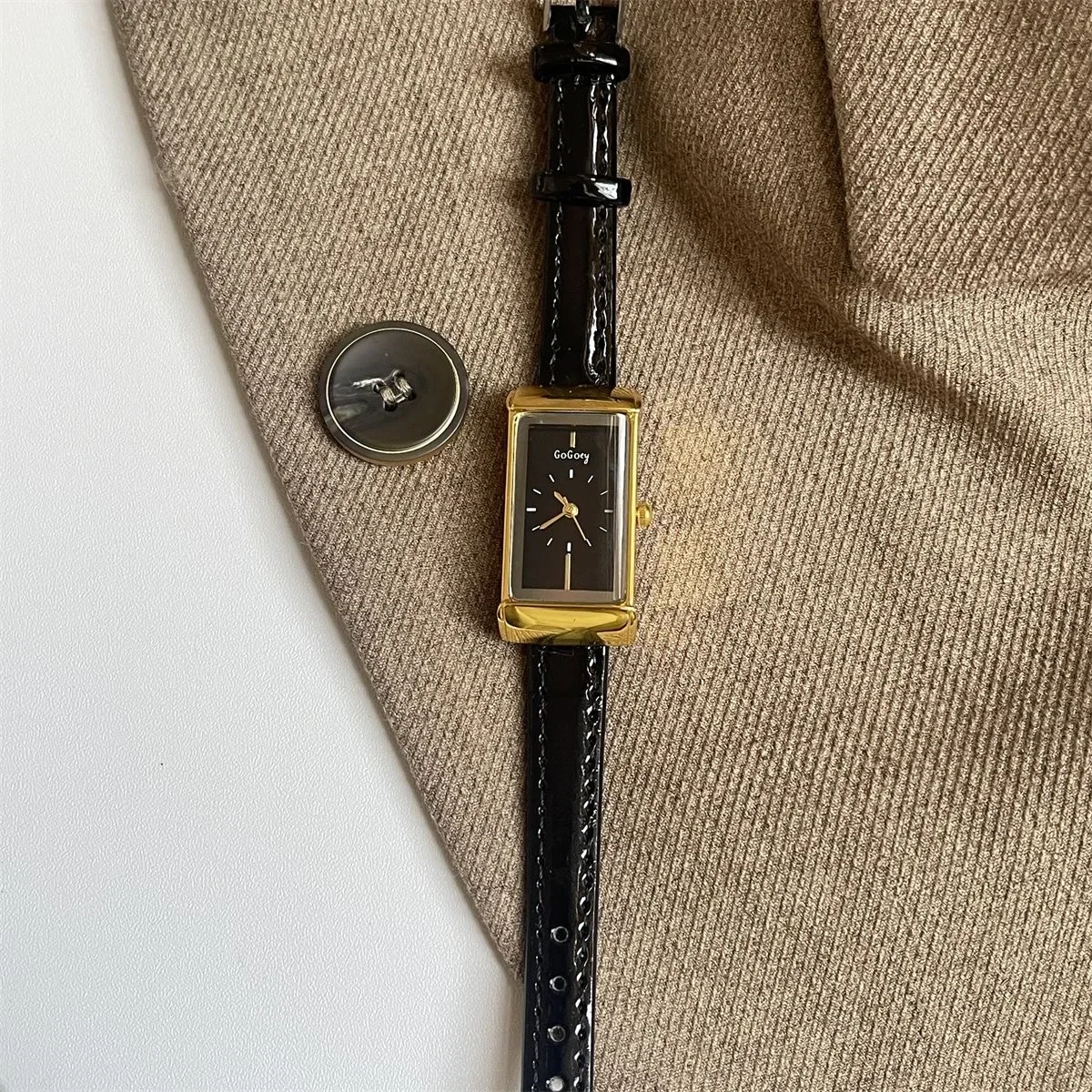 שעון קוורץ לנשים מלבני מרובע עם מספרים רומאיים וינטאג' שחור חום עור אורולוג'ו רעלוח שעון יד לנשים