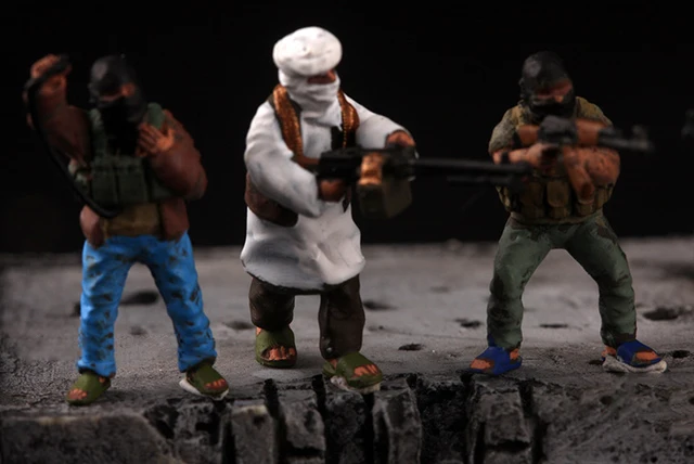 6pcs 1/72 Scale Afghanistan Middle East 6 Soldiers Civilian Figure Model Toy DIY Scene Doll Ornament 2