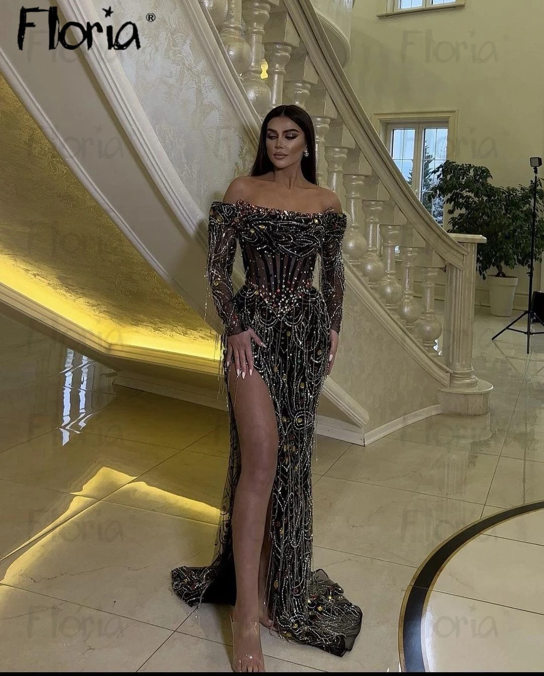 

Женское вечернее платье со шлейфом It's yiiya, черное платье с открытыми плечами, вырезом лодочкой и высоким разрезом на лето 2019