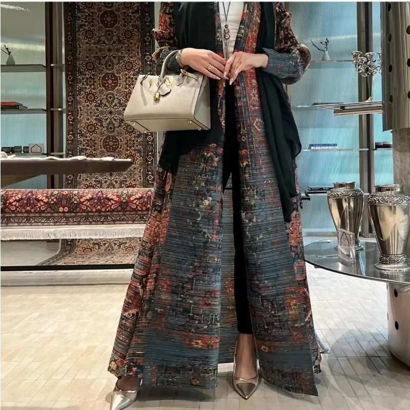 عباية تراثية فاخرة بنقشة شرقية – قصة كلاسيك راقية