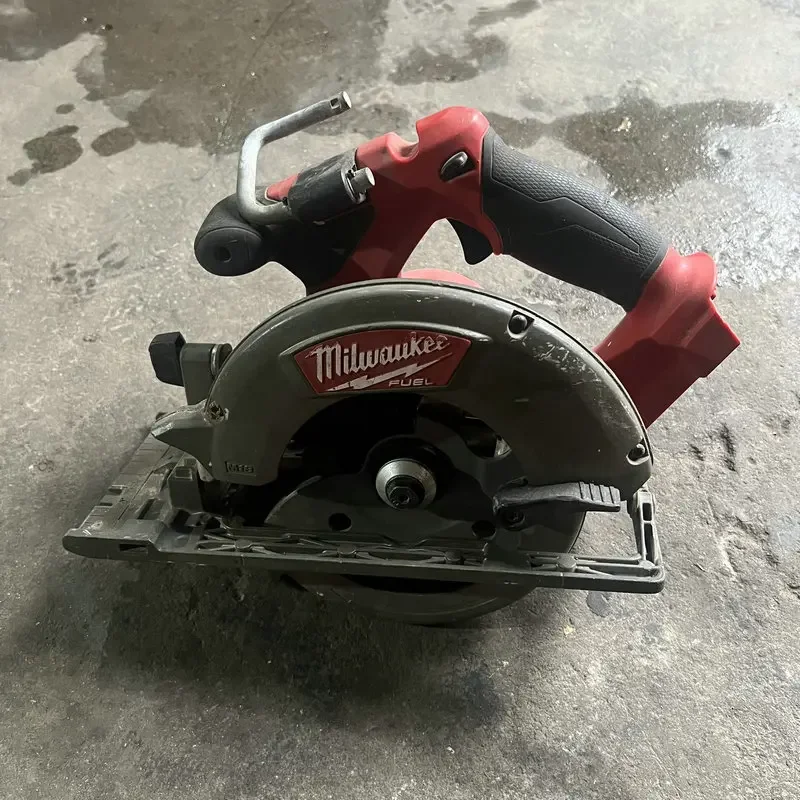 

Milwaukee 2730-20 M18 fuel 6-1/2 inch circular saw (tool only)-