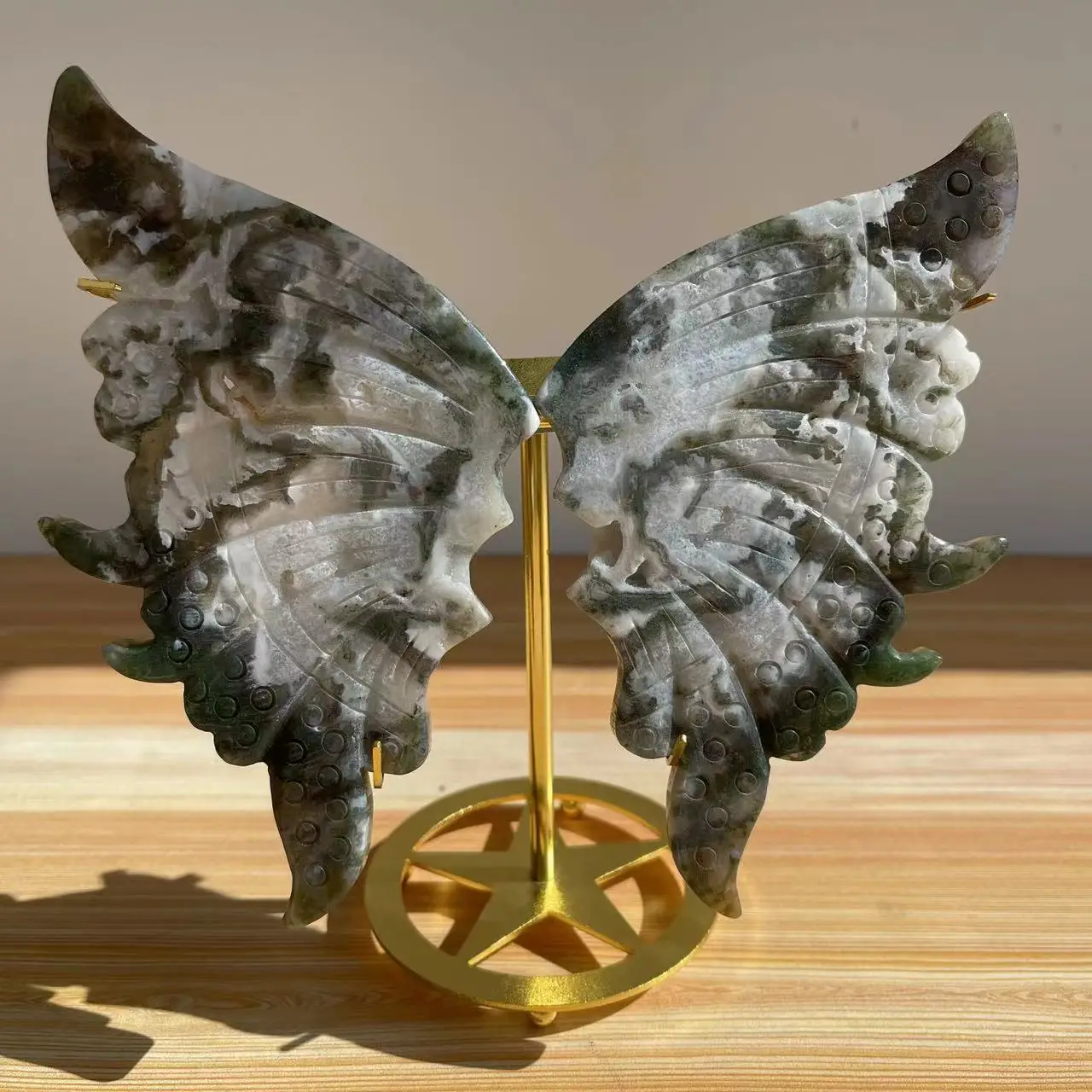 13-15cm Natural Energy Moss Agate Hand-Carved Butterfly Wings Home Decoration Gift Natural quartz crystal ++++ send bracket 2