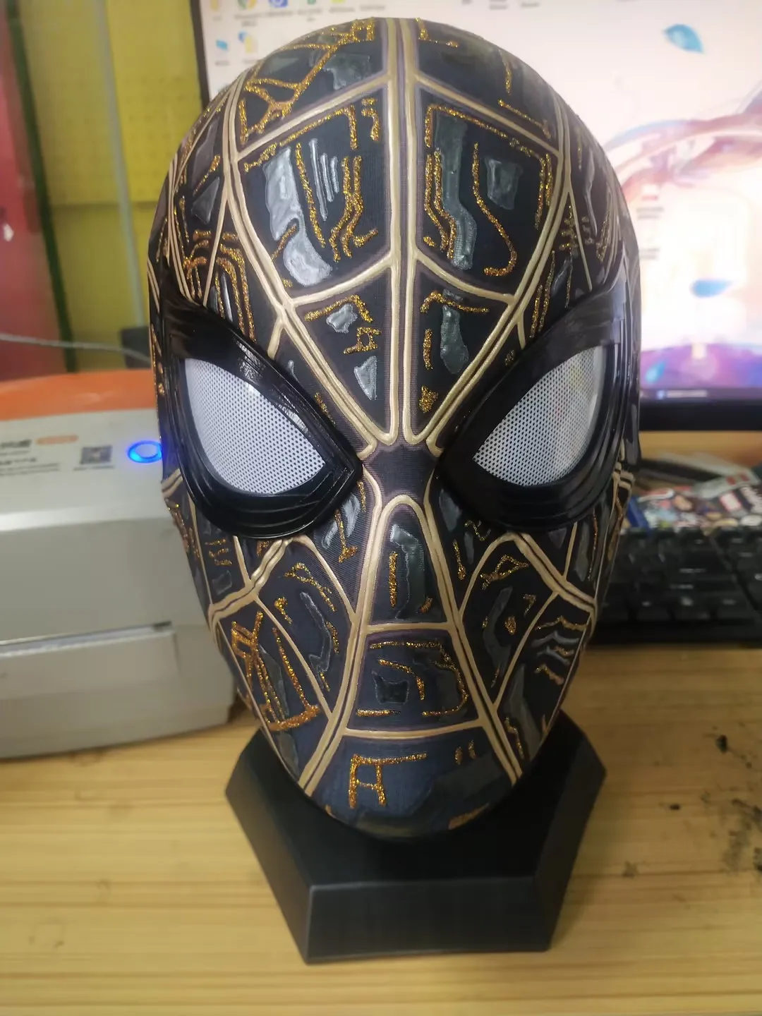 Marvel Spider-Man 3: No Way Home Black Gold Spider-Man Mask 1 