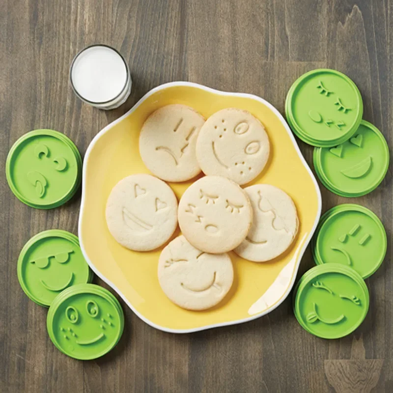 7Pcs/set Smiley Biscuit Mold Cake Decorating Tools embossing biscuit moulds DIY Smiling Face Cookie Cutter Set Baking Mold