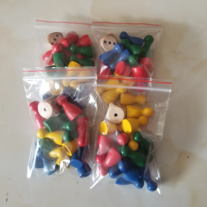Board Game 16Pcs Children's Humanoid Wooden Puzzle Game Wooden Board Game Chess Pieces Humanoid Checkers Pieces Flying Chess