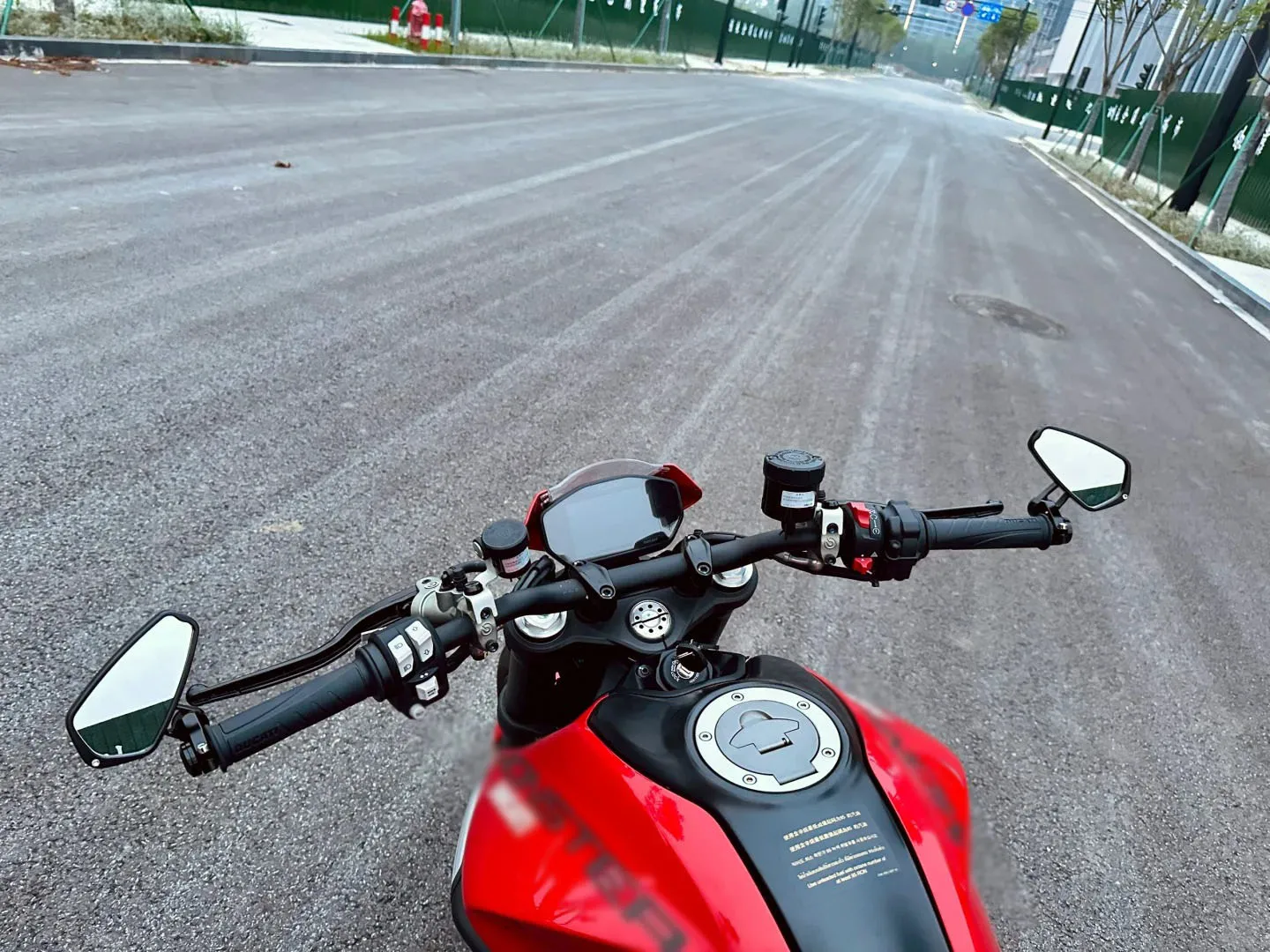 KYMCO Xciting AK550 DOWN-TOWN 오토바이 백미러에 적합 액세서리가있는 CNC 핸들 바 백미러