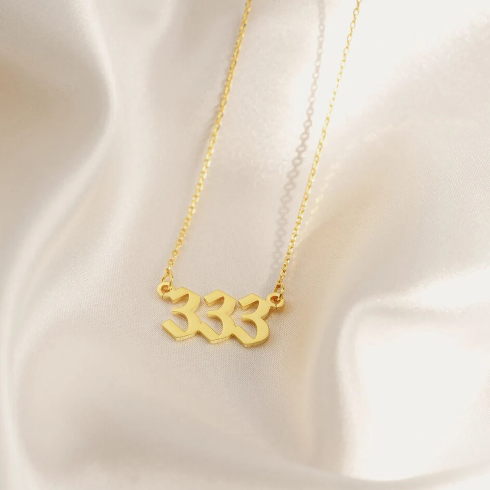 

Unique Arabic Digital Pendant Customized Stainless Steel Necklace Gift for Her Beautiful Gift for Mom