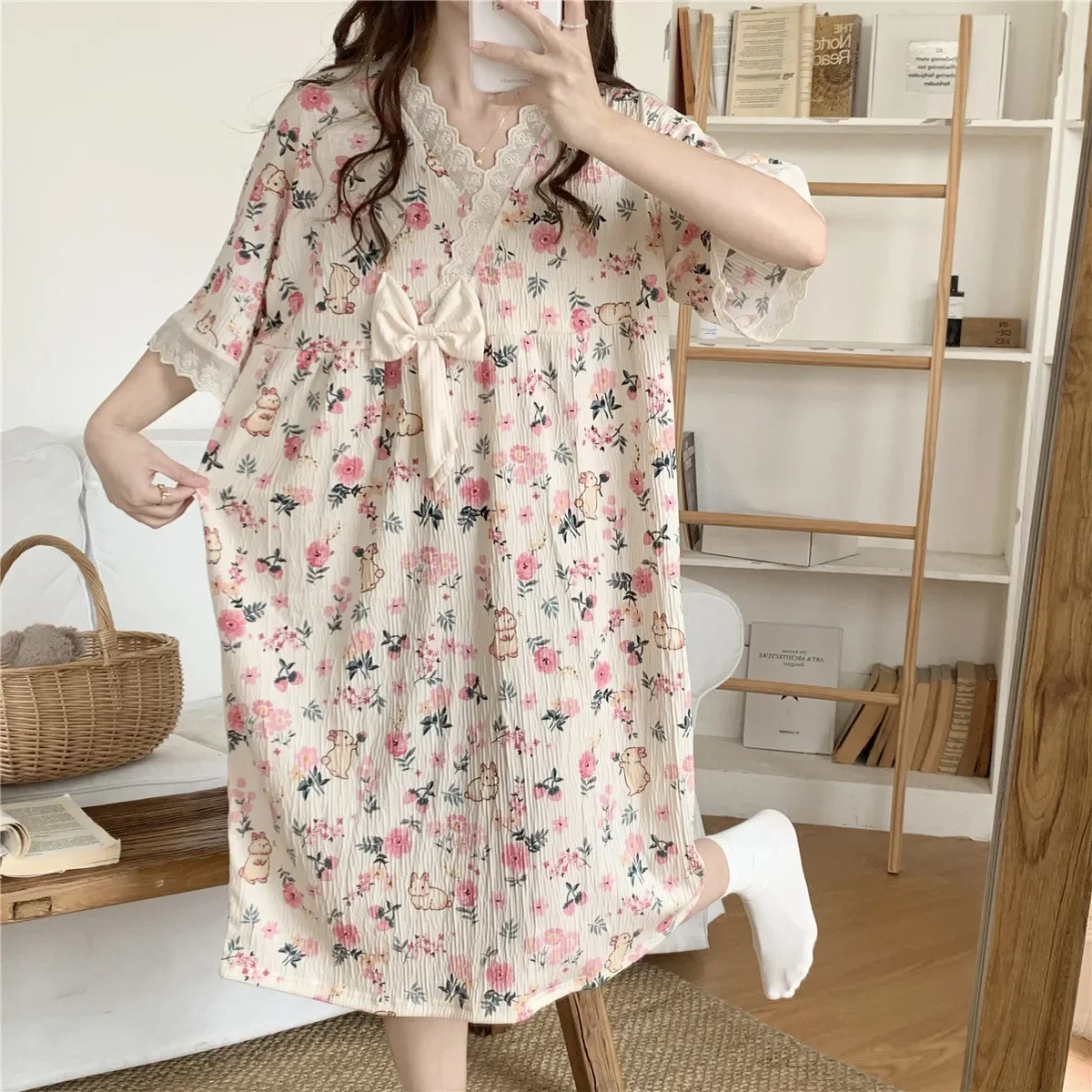 여성용 V넥 잠옷, 유행 홈 의류, 긴 스타일 인기 주름 면 홈웨어 로브, 2024 용수철 여름 신상