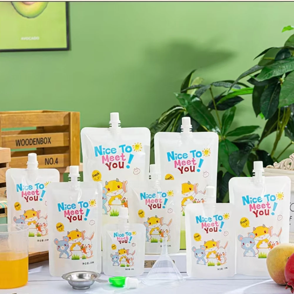 Baby Food Pouches Baby Feeder Fruit Puree Squeeze Station PP Food Dispenser With Preservation Bag Cartoon Random 200ml food pouch fruit food feeder