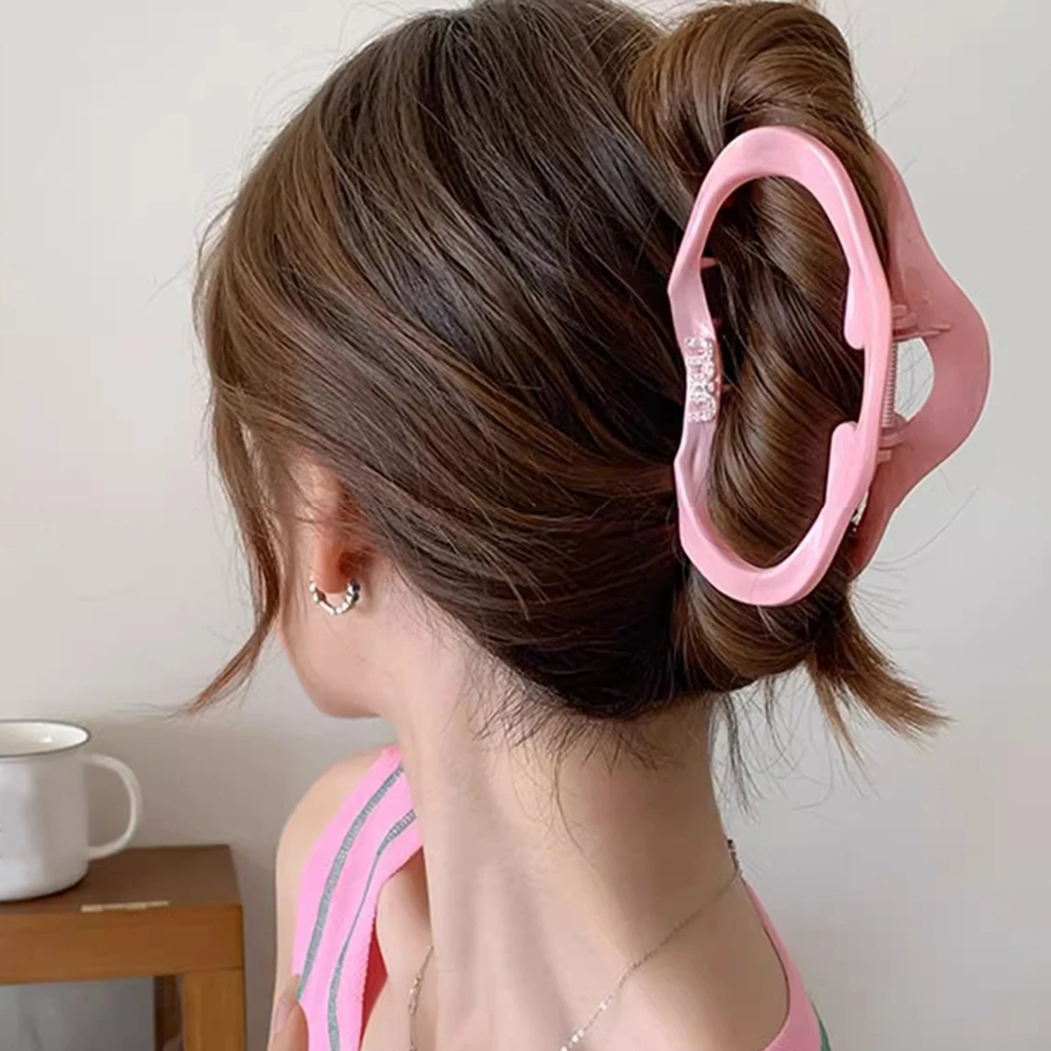 

Letter Print Hollow Out Cloud Hair Clip Claws Korean Style Sweet Gentle Women Hairpin Headwear for Girl Fashion Accessories Gift