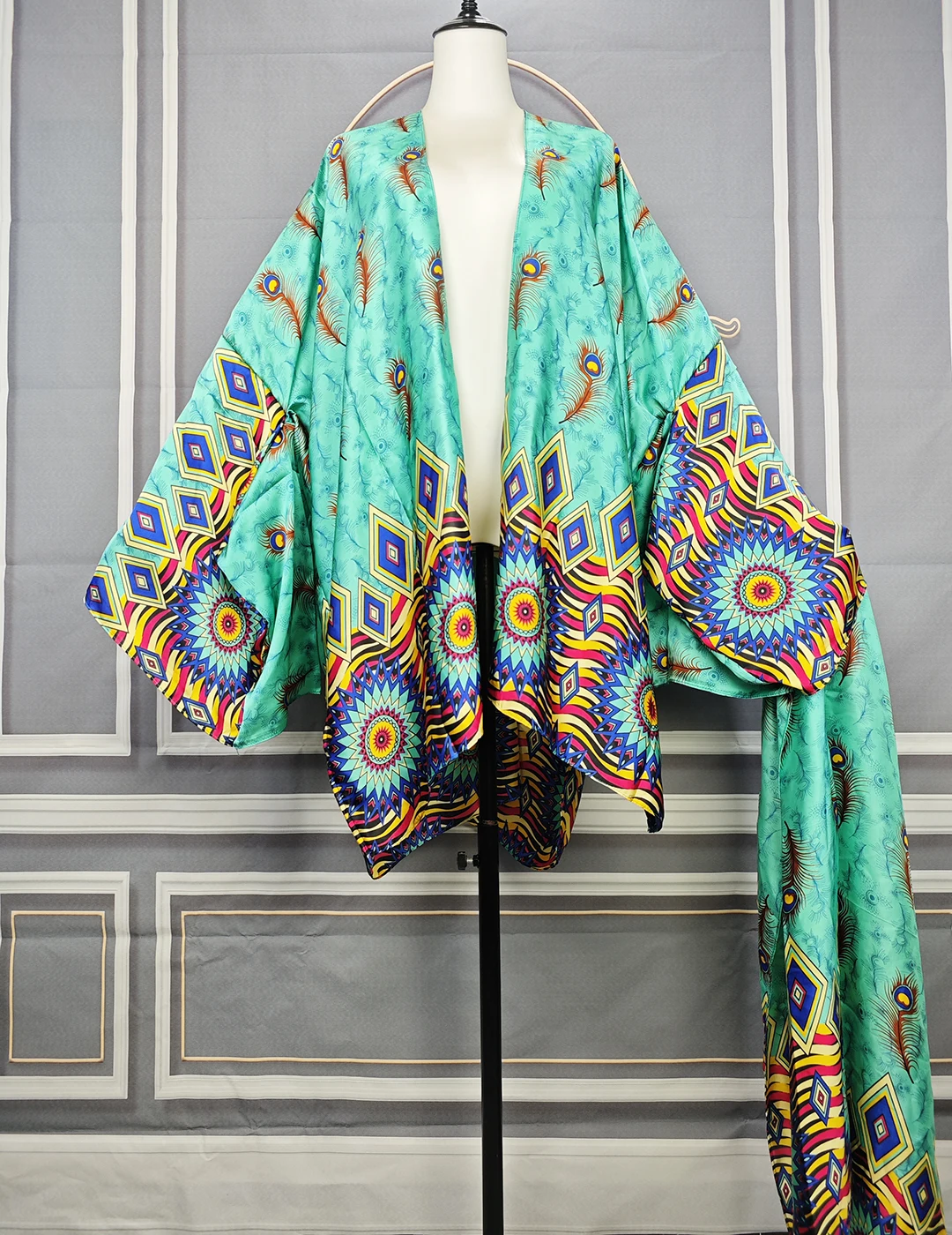 Wild Wings Bird In The Jungle Printed Short Kimono - Green & Multicolor Beach Cover Up