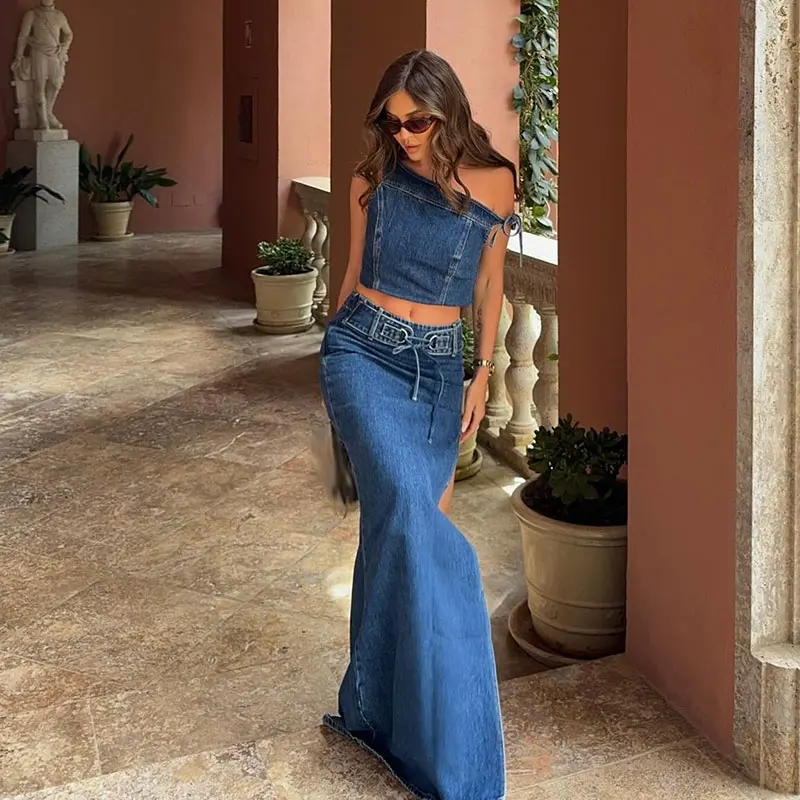 Conjuntos de falda y top de mezclilla con hombros descubiertos Y2K para mujer, chaleco corto sin mangas con cuello oblicuo ajustado, faldas ajustadas 2025, traje de calle de 2 piezas para mujer