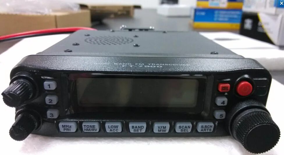 Yaesu FT-7900R: O Transceptor Dual Band Ideal para Amadores em