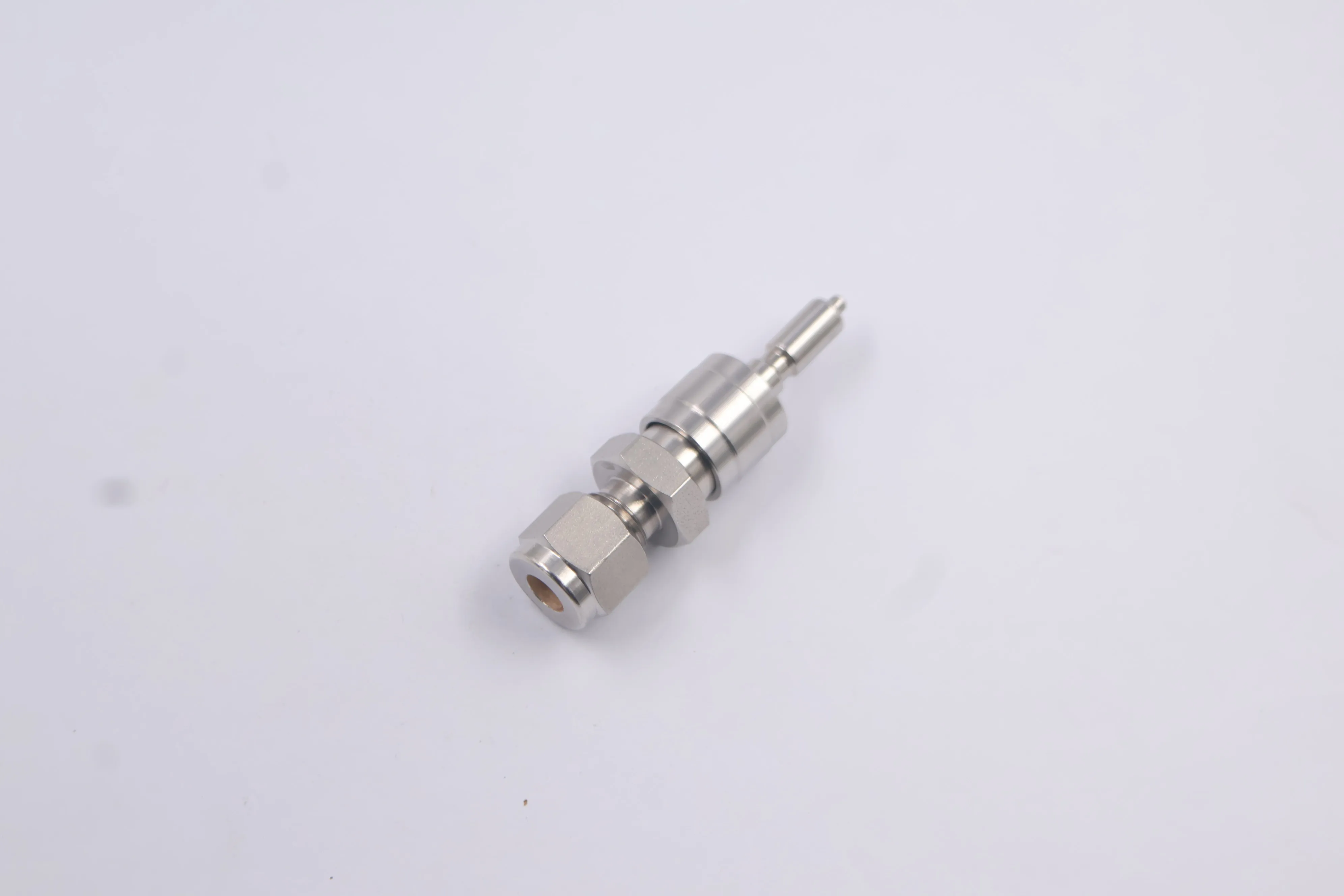 SS-QC6-D1-600, Stainless Steel Instrumentation Quick Connect Stem with Valve, 0.5 Cv, 3/8 in. Bulkhead Tube Fitting