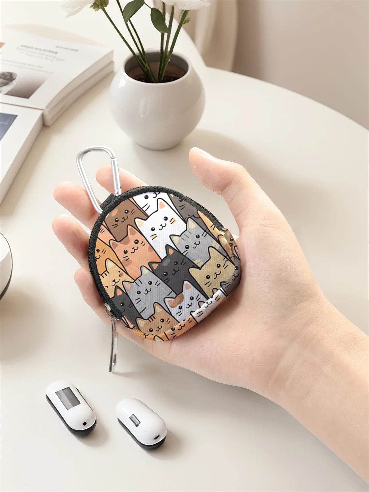 Cat pattern printed mini wallet, zipper change bag with hook clip, headphone key bag, suitable for men and women
