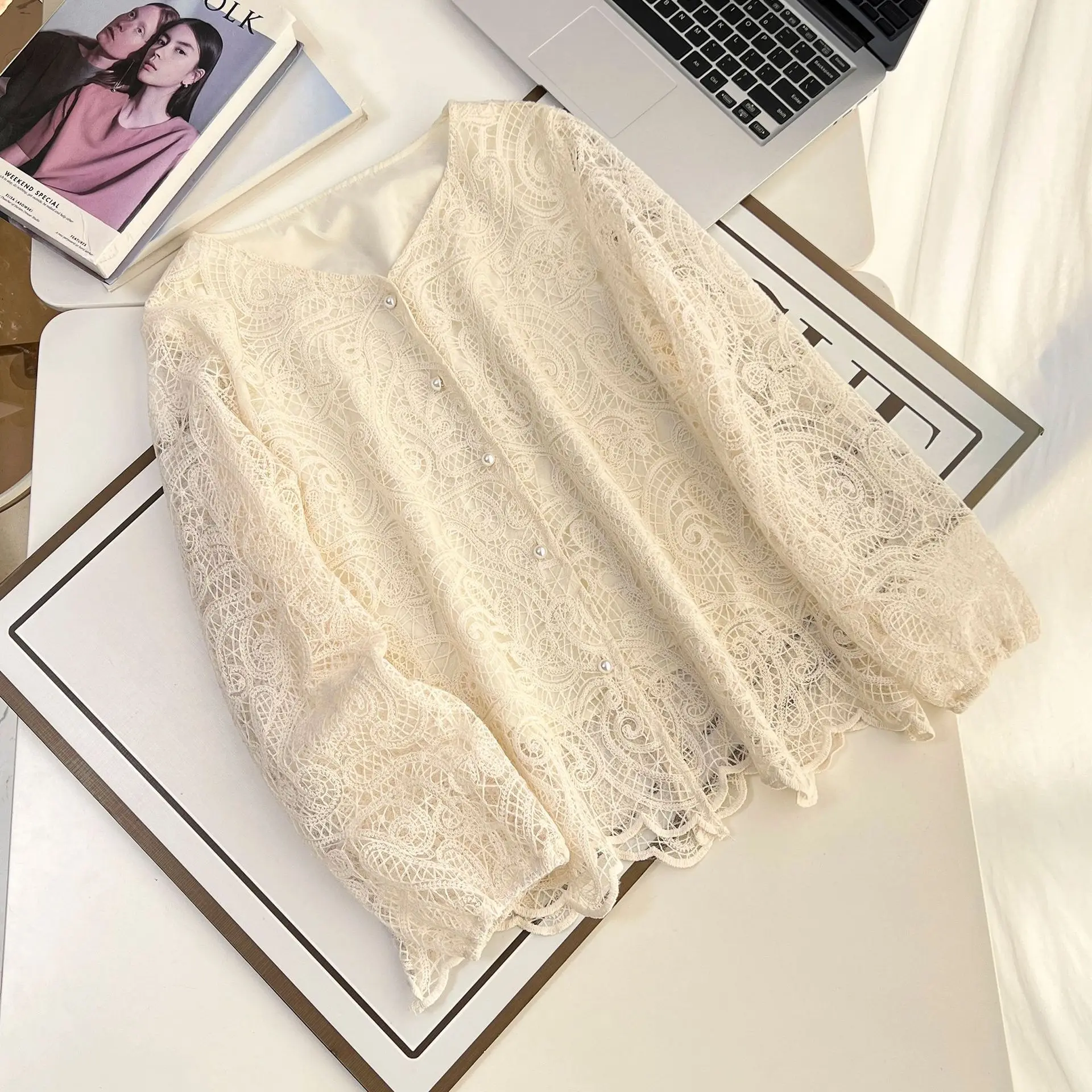 Spring Plus Size Blouses New 100kg V-neck Lace Women Shirt With Temperament 8808