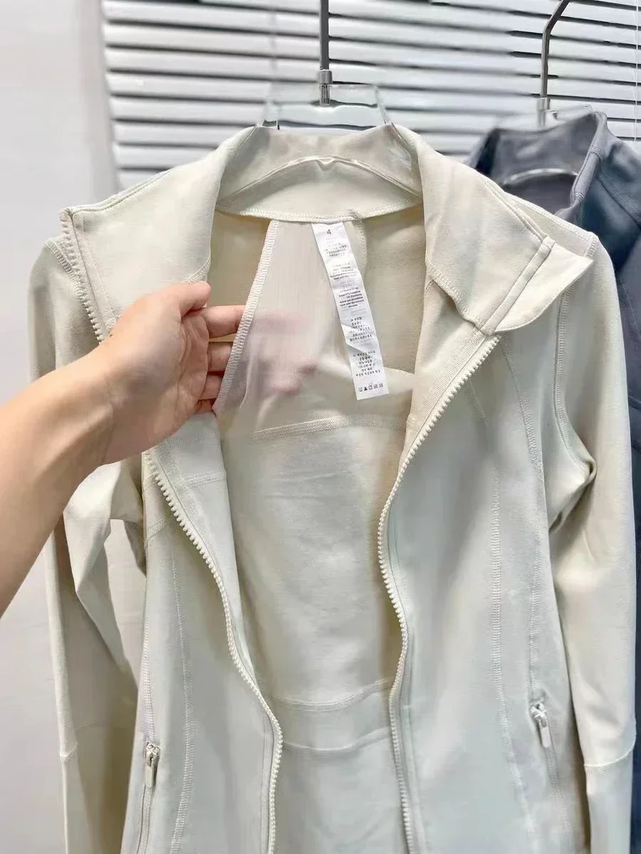 Women Define Sports Jacket Hip Length Running Buttery-soft Weightless Four-way Stretch Sportswear Women Yoga Athletic Jackets