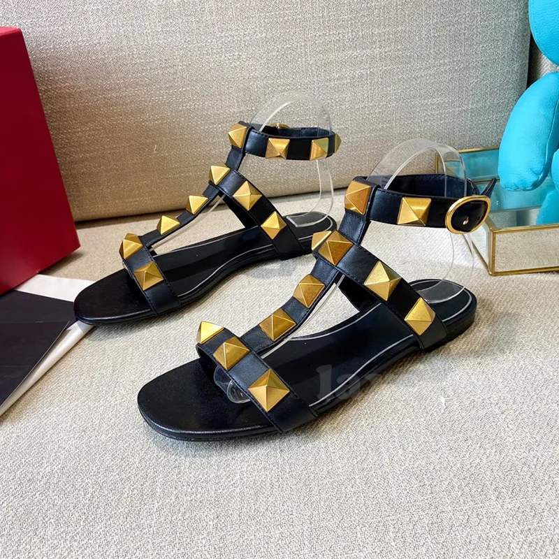 

Summer 2024 Walk Show New Female Sandals Round Toe Peep Toe Ankle Buckle Lady Shoes Temperament Elegant Sandals