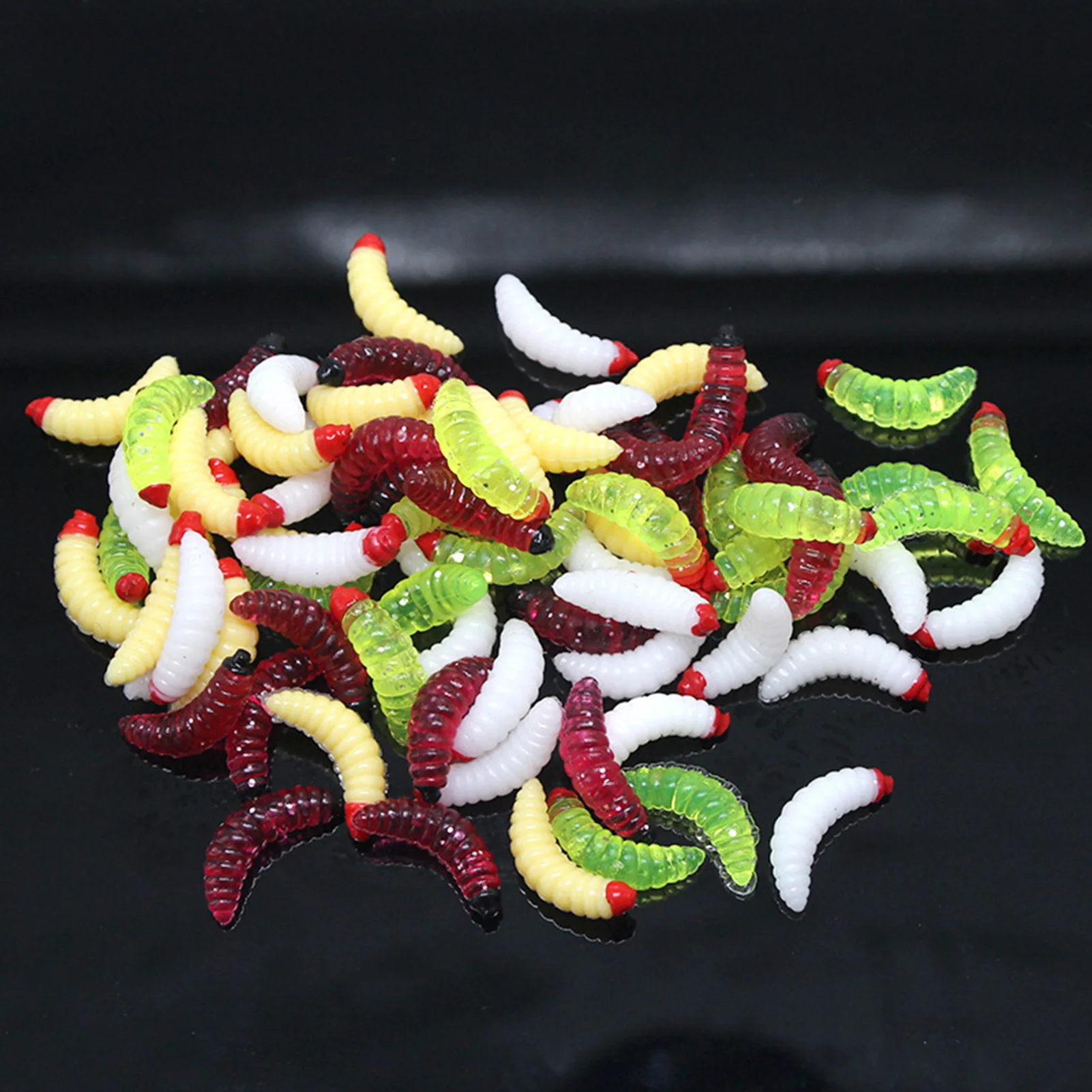 

50PCs Soft Bait Bread Worm Bionic Soft Worm Lure Soft Bait Fake Worm Maggot Luminous with Fishy Smell and Musky Smell
