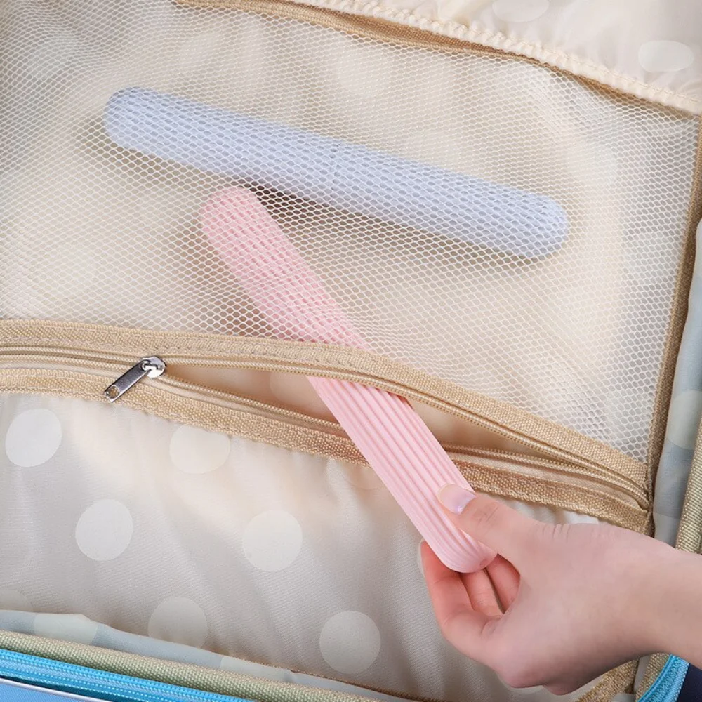 

Multi-Function Toothbrush Case With Cover Portable Outdoor Travel Tooth Brush Dust-Proof Protect Box Household Commodities Pink