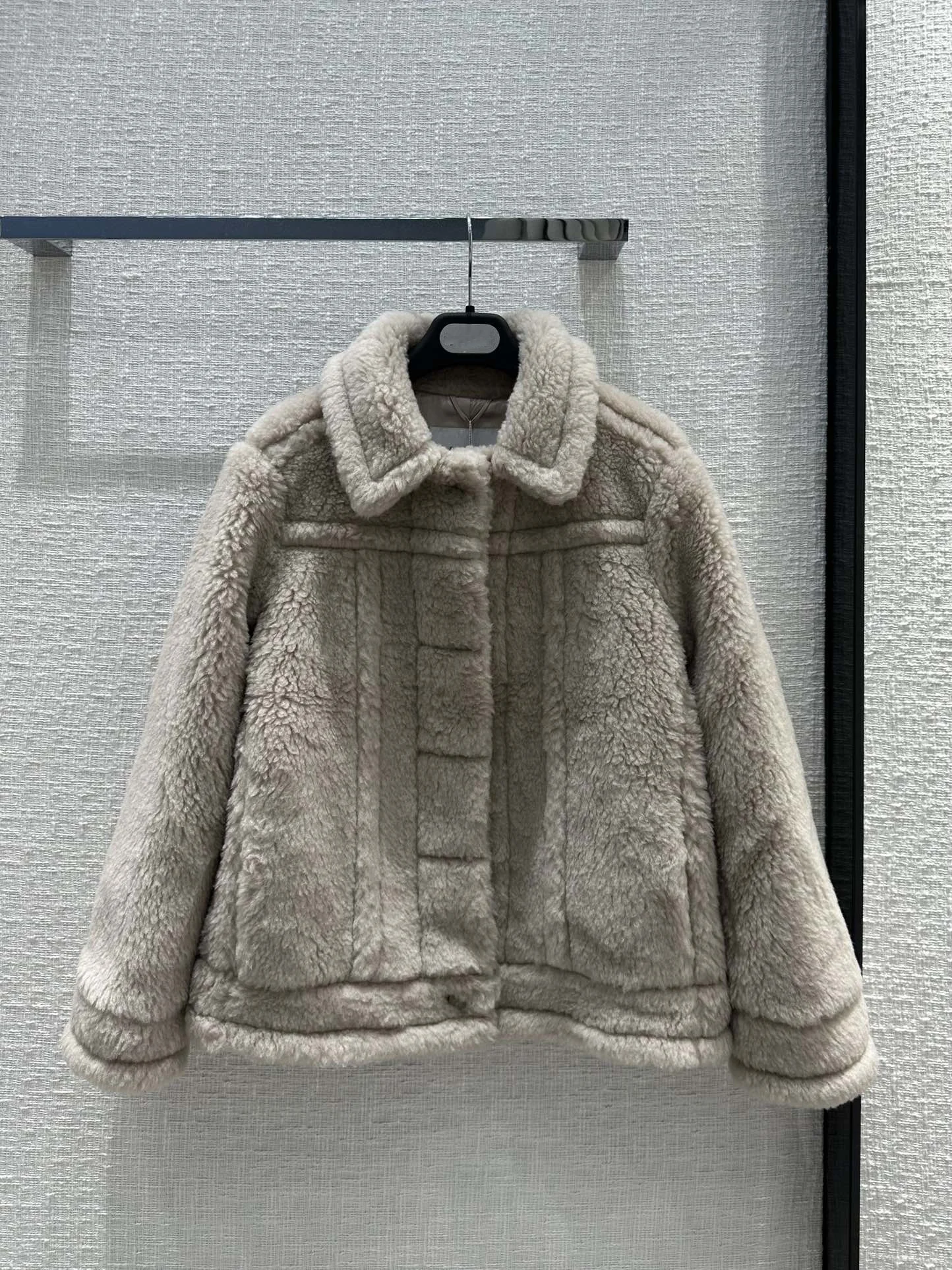 

2023Teddy bear alpaca jacket with a girly, high-class look10.10