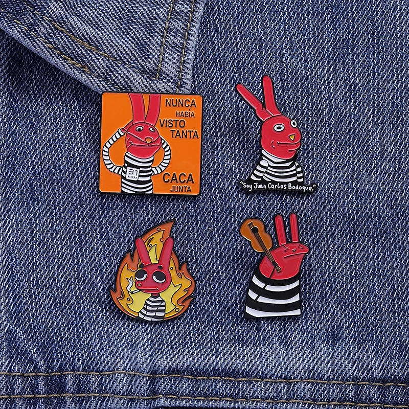 Humor Komödie Anime Filme Charakter Emaille Pins Cartoon Rote Ohren Kaninchen Brosche Rucksack Revers Abzeichen Schmuck Geschenke für Freund – Detail 13