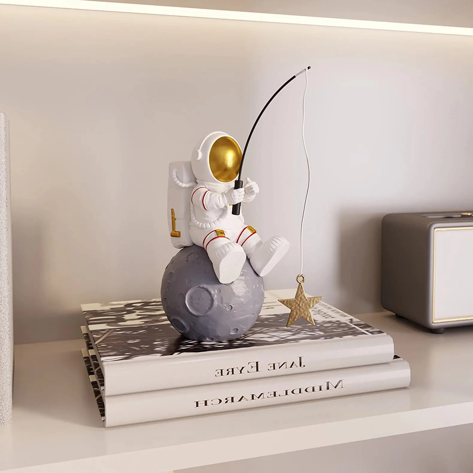 Astronaut Figurine Statue, Astronaut Fishing Star Figure Sculpture for Desktop & Tabletop Decor, Resin Spaceman Planet Desk Orna 3