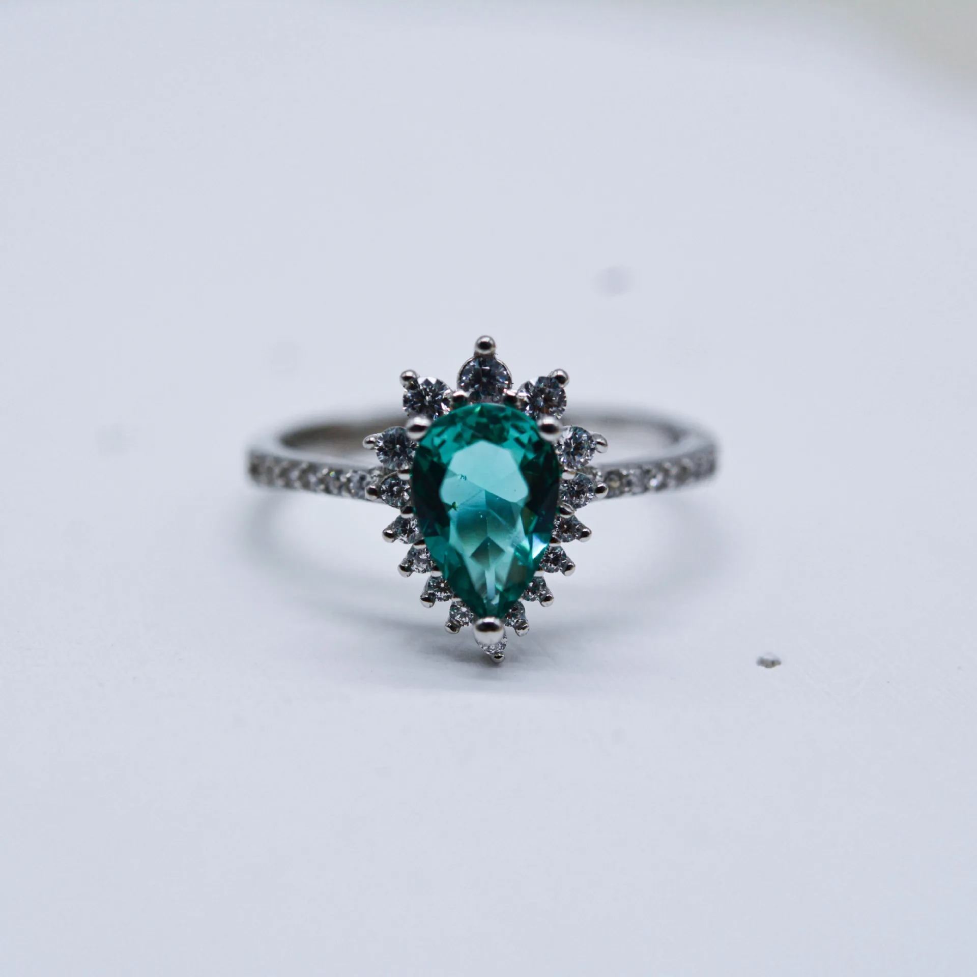 European and American Luxury S925 Sterling Silver Platinum White Ao Gem Water Droplet Jewelry Versatile Exquisite Women's Ring