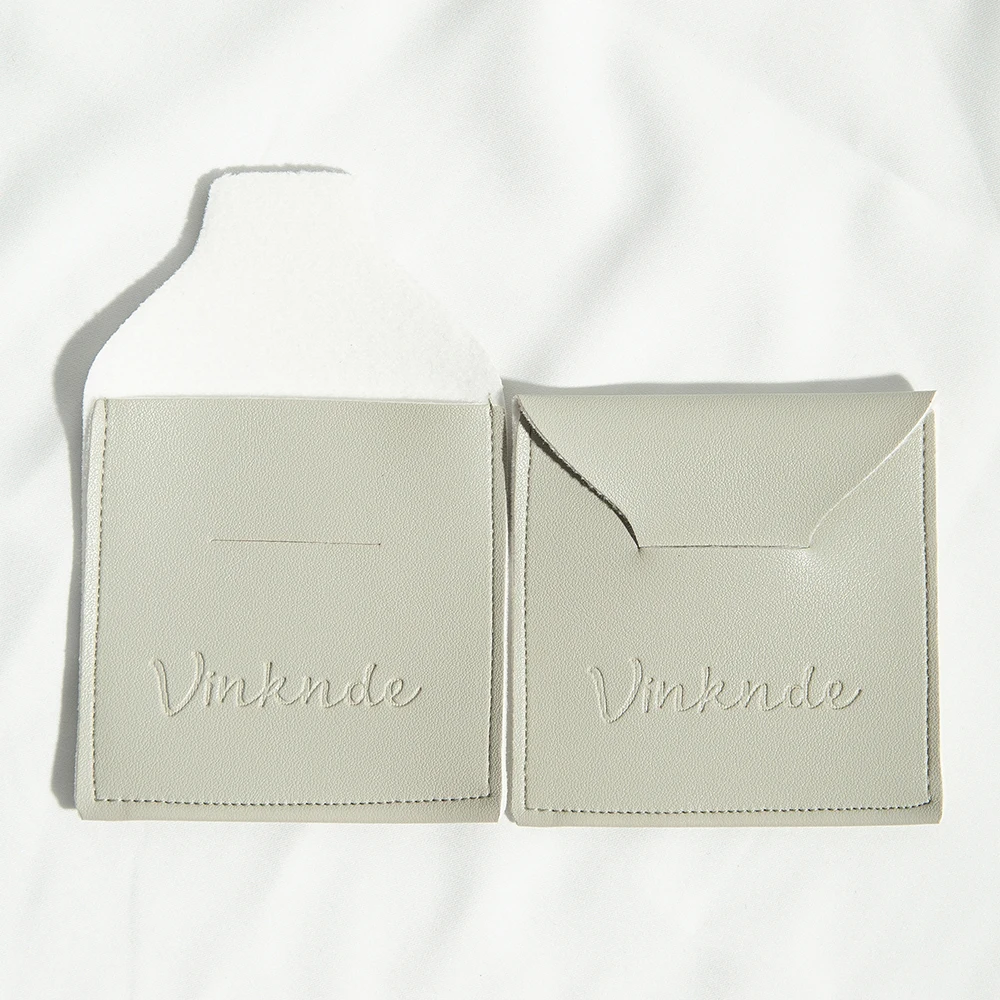 50 Stück Leder-Umschlagtaschen für kleine Ringe, Ohrringe, Halsketten, Hochzeitsgeschenke, personalisierter Logodruck, Schmuckverpackung – Detail 11