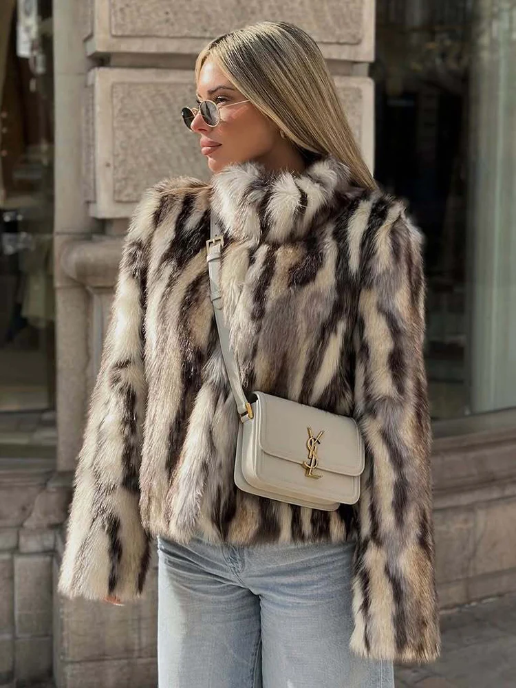Women Chic Street Print Fur Coat 2025 Winter New Fashion Long Sleeve Warm Short Faux Fur Jacket Female Autumn Outerwear