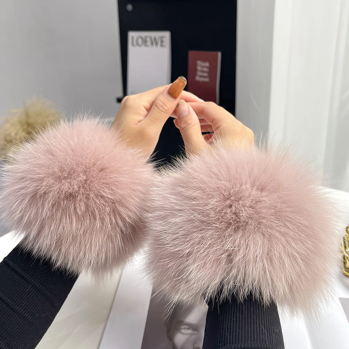 women-winter-warm-fox-fur-cuffs-real-fox-fur-gloves-fashion-ladies-genuine-fox-fur-accessories