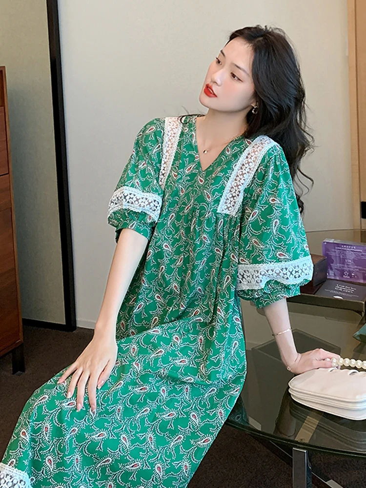 

Summer new women's dress vintage V-neck lace patchwork print loose bubble sleeve dress Bohemian travel beach print long dress