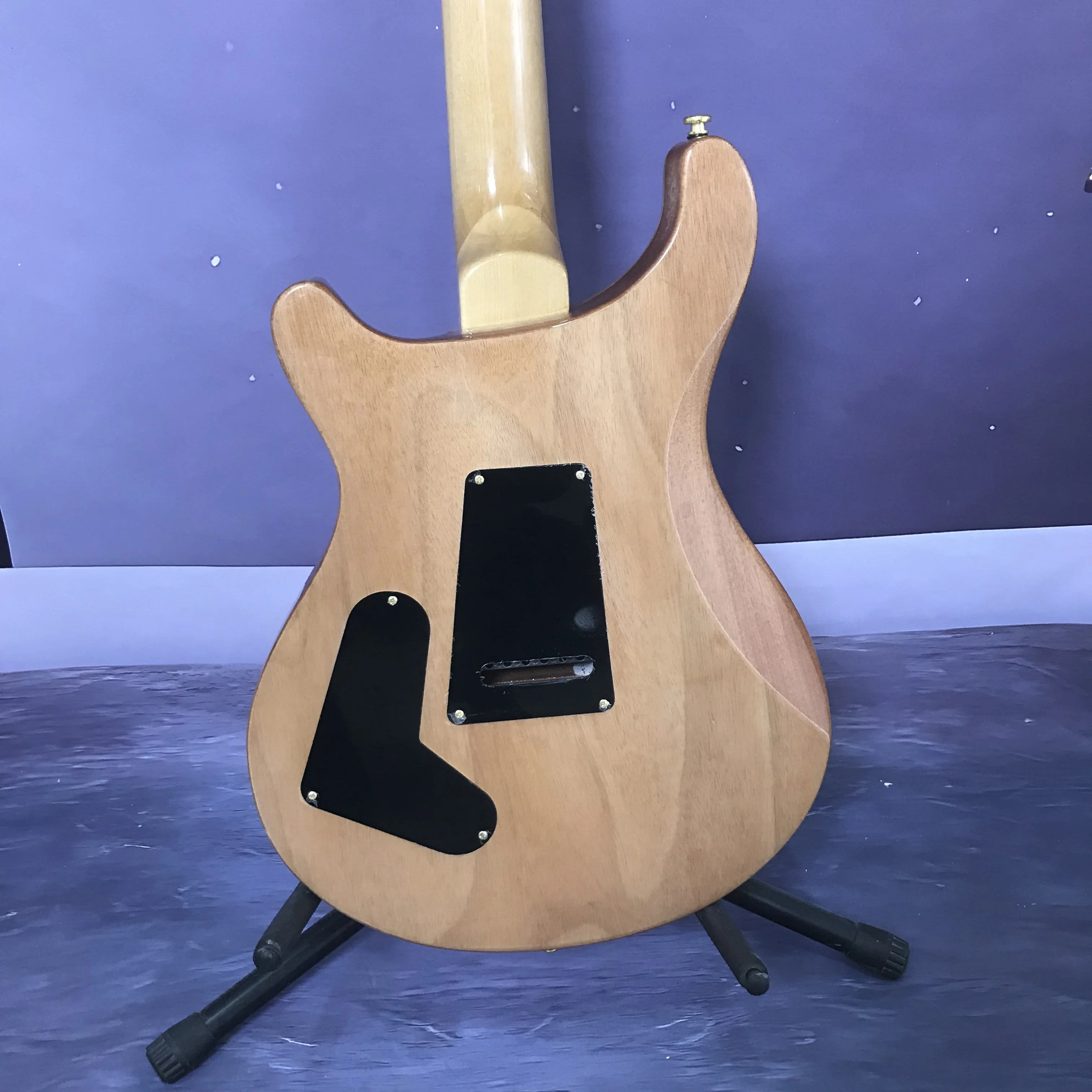Electric guitar natural color maple wood top bird mahogany body good sound quality in stock