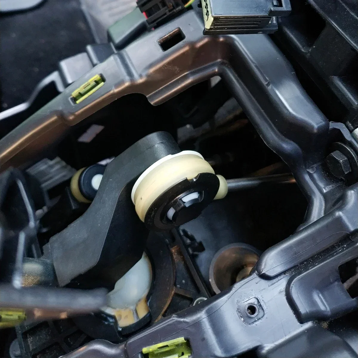 Gear Change Lever Cable Linkage End Bushing Connector Repair Kit 1619959 For Ford Focus Fiesta Manual Gearbox Shfting Parts Car gear shifter