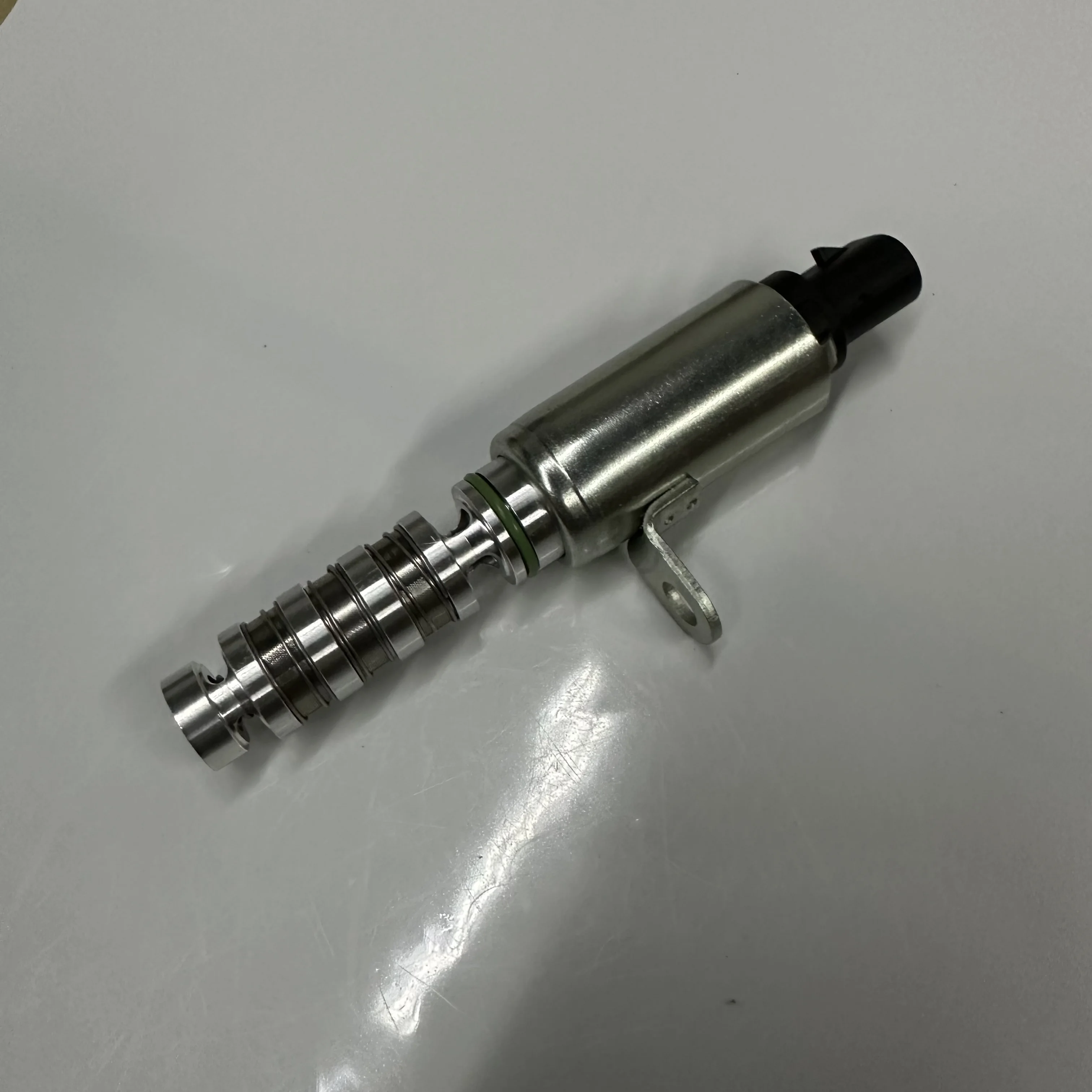 Oil Flow Control Valve-Int 243552E100 24355-2E100 For Hyundai Elantra GLS edan 4-Door 1.8L