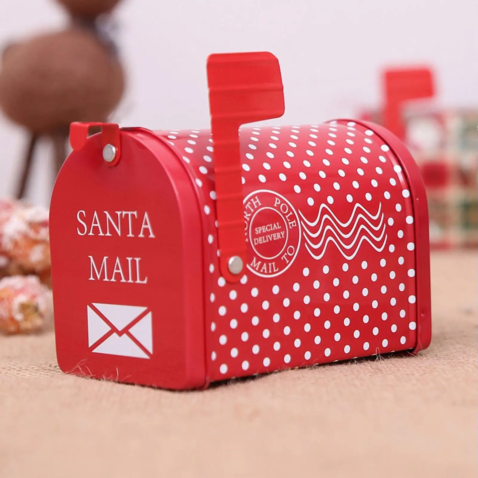 Christmas Letter Mailbox/Mailbox Mailbox with Christmas Decoration in the Garden
