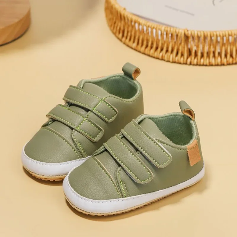 Sneakers Shoes A Pair of Classic Soft Comfortable Rubber Soled Anti Slip Baby Sports