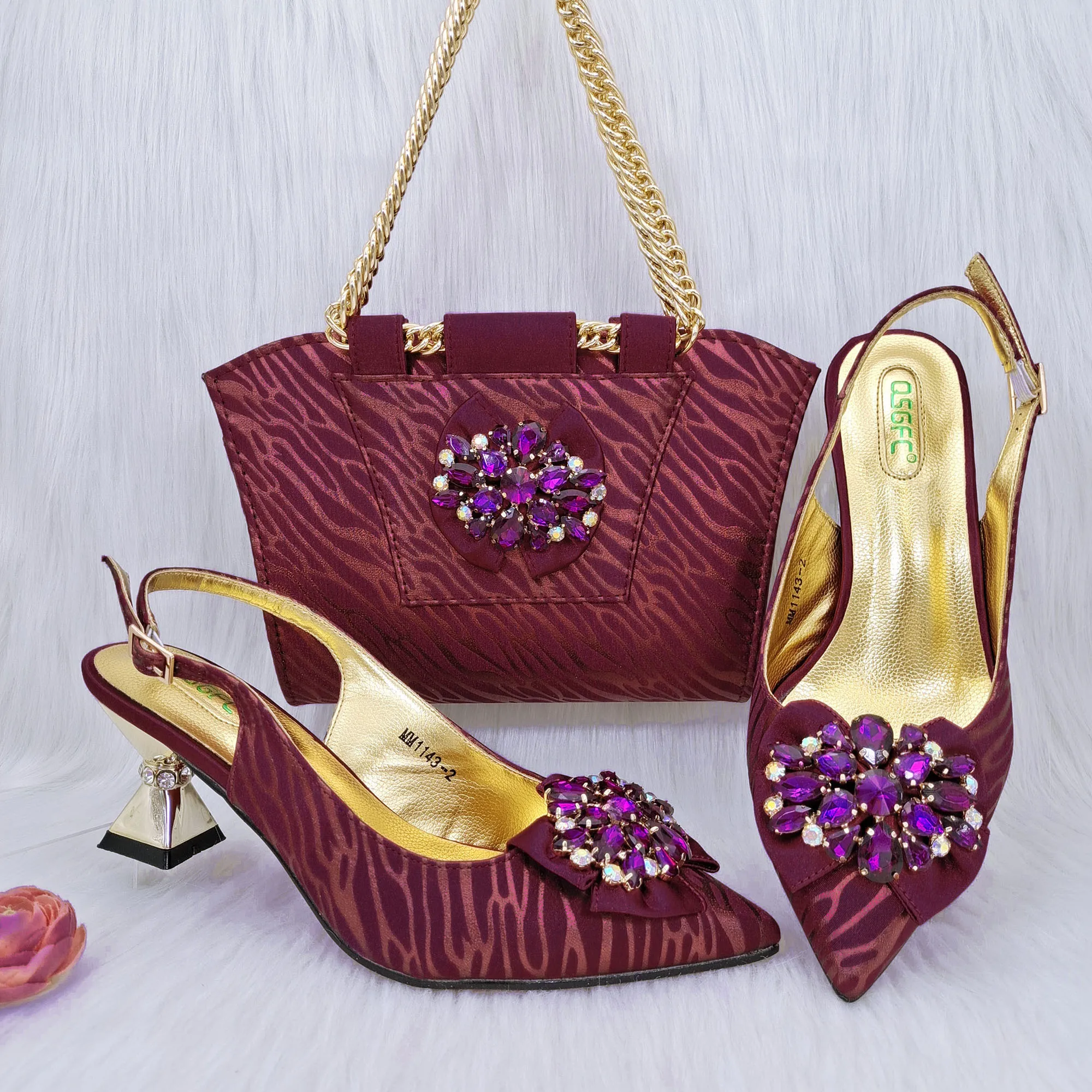 

Pointed Top Comfortable High Heel Shoes Nigerian Mother Shoes And Fashion Stitching Design Mature Bag