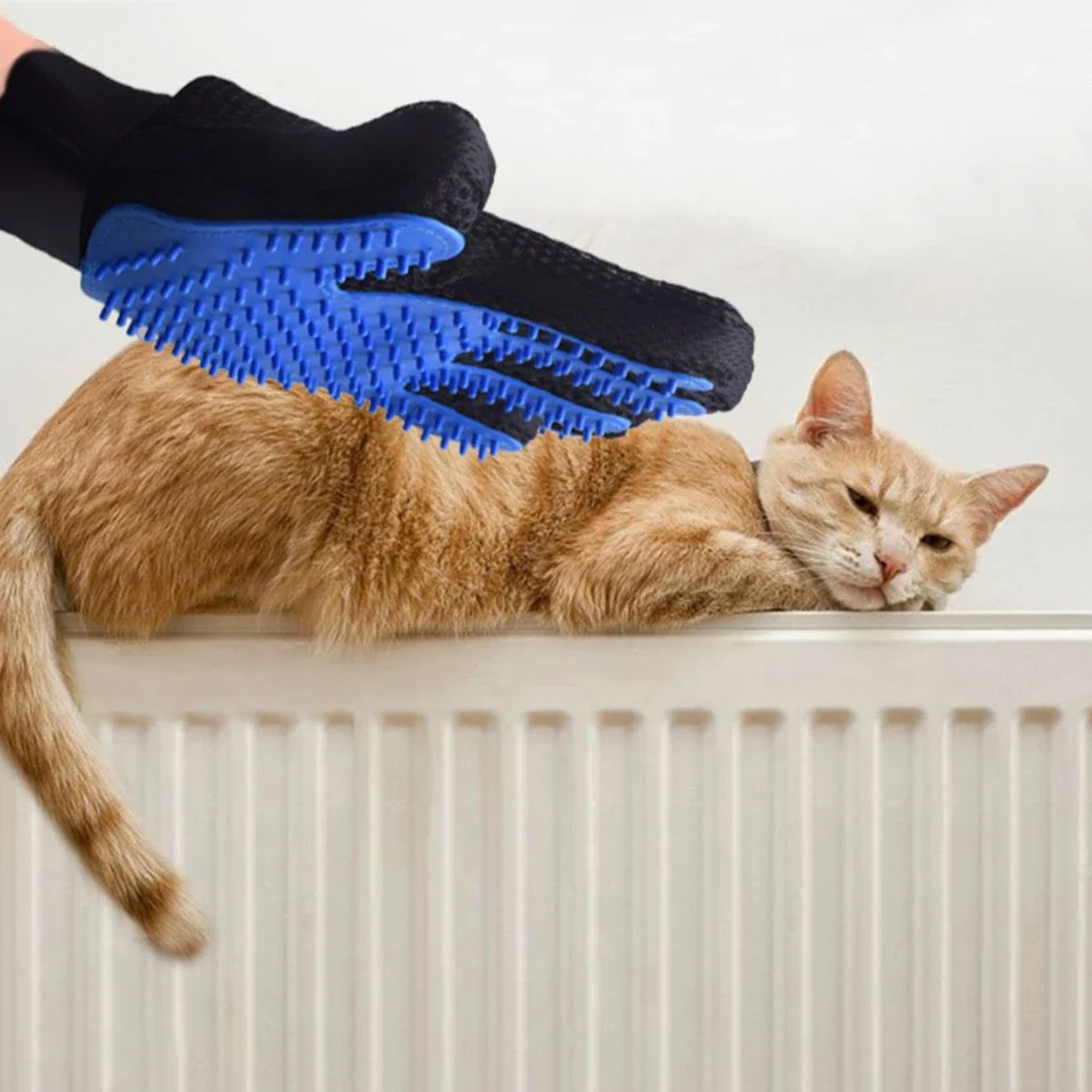 Pet Massage Palm Brush for Cats & Dogs, Breathable Mesh Glove for Hair Care & Comfort, Easy to Use