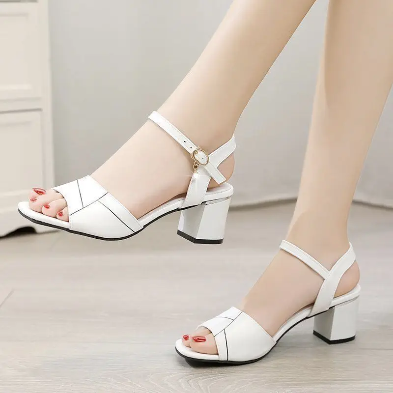 sapatos-grossas-de-salto-aberto-para-mulheres-sand-lias-casuais-preto-e